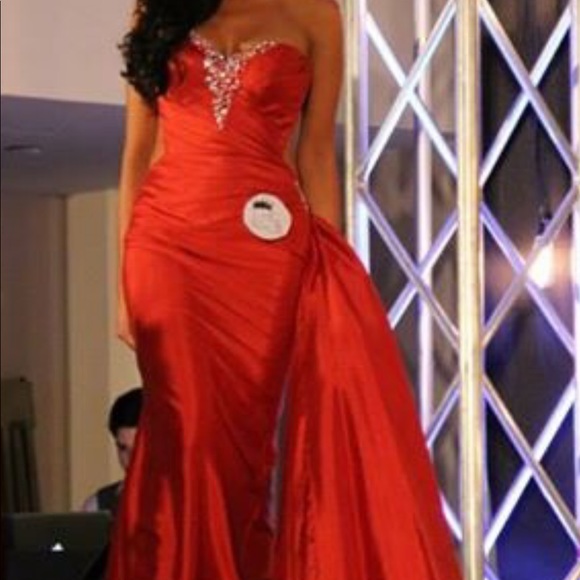 Custom backless Sherri hill pageant gown red - Picture 3 of 6